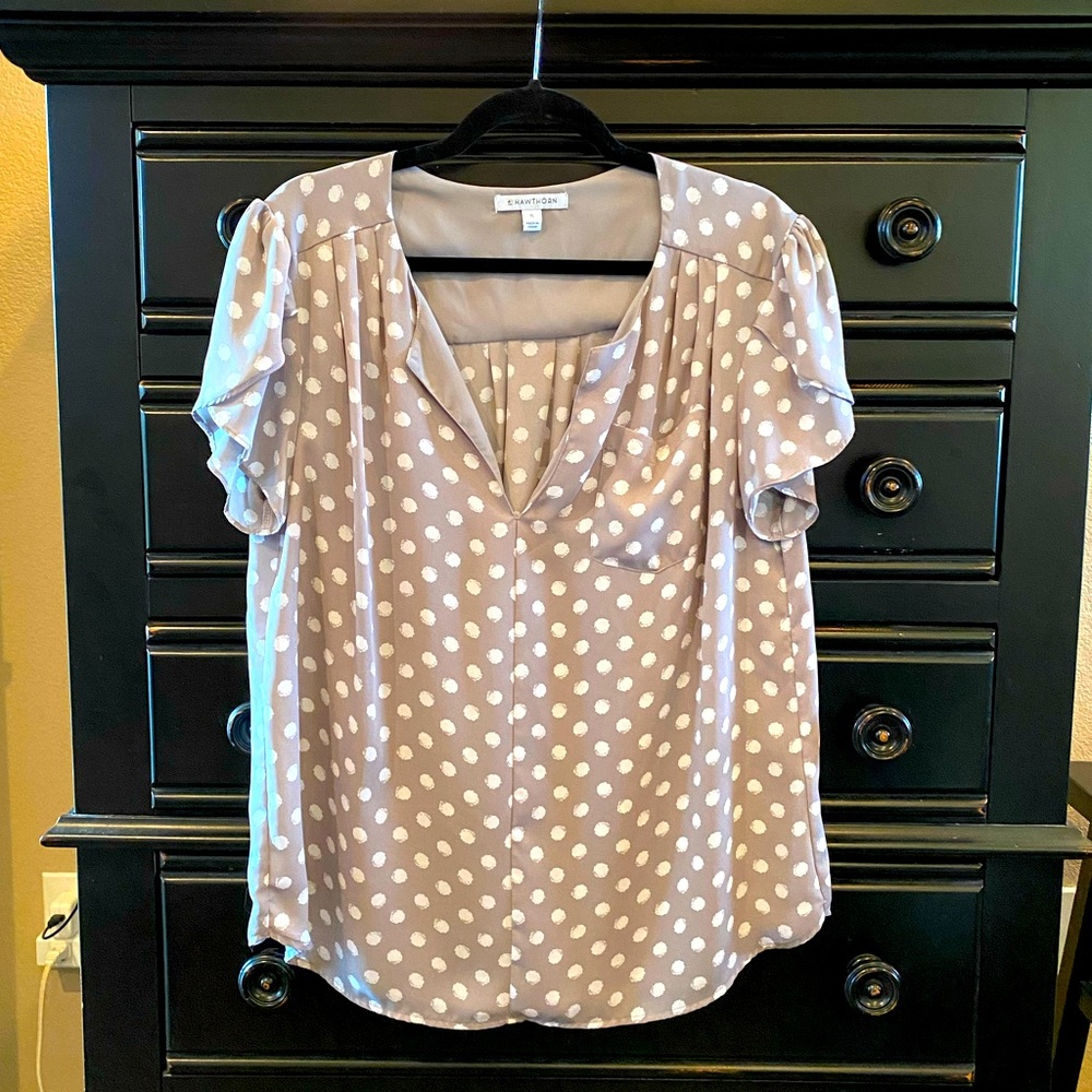 41 Hawthorn short-sleeve gray with white polka dots blouse